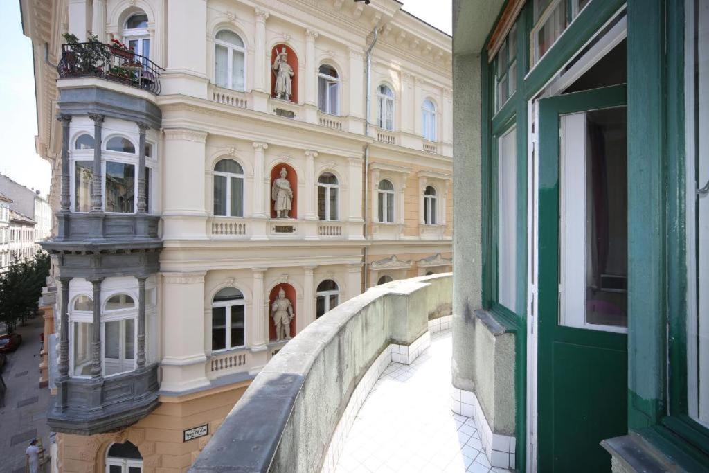 Amber Terrace Studios Downtown Budapest Exterior photo